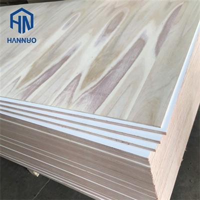 Doblado de madera contrachapada flexible